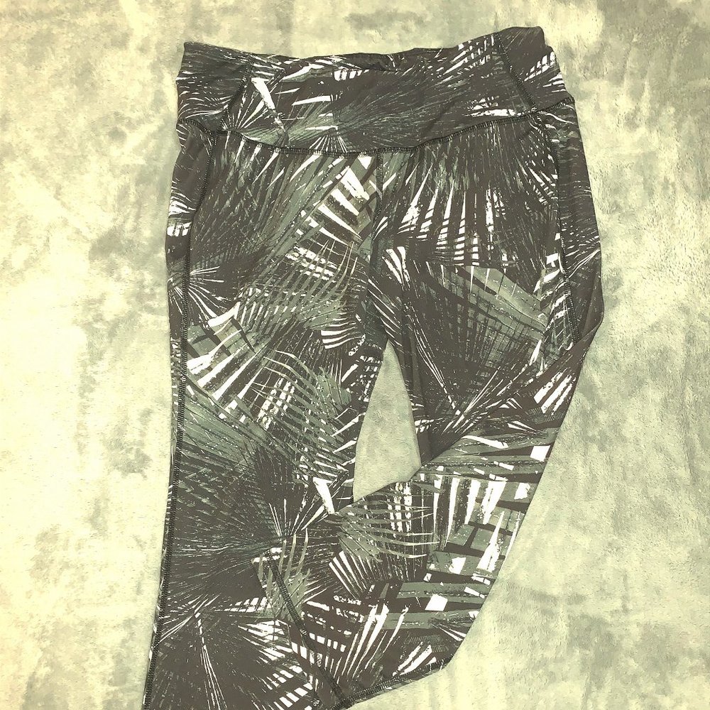 Old Navy Active Capri Leggings